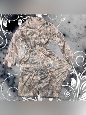 vtg y2k cheetah print satin pajamas - victoria’s secret, sz xs FLAWED